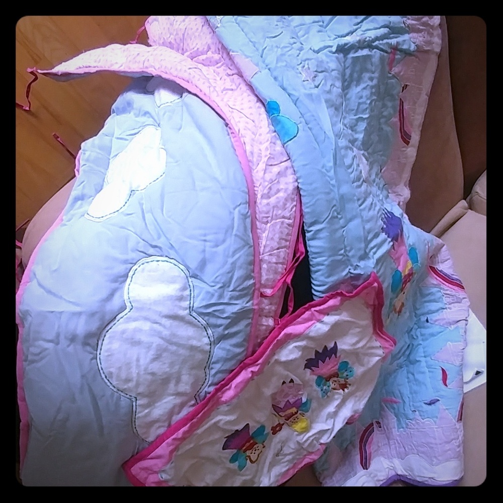 Crib set
